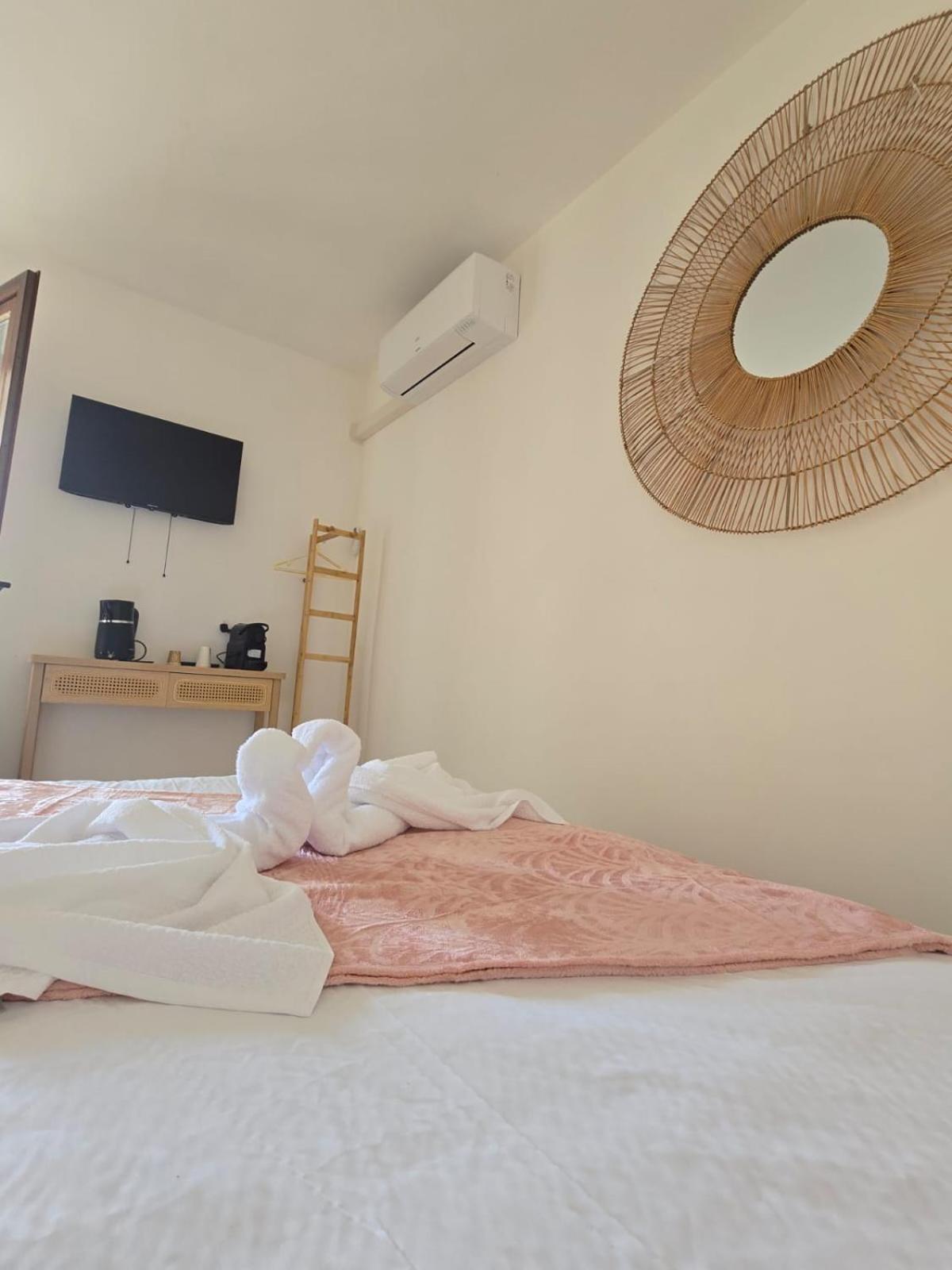 Les Saladelles Bed & Breakfast Saintes-Maries-de-la-Mer Exterior photo